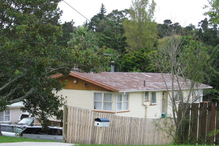 Photo of property in 4 Huruhuru Road, Massey, Auckland, 0614