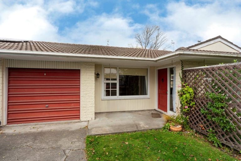 Photo of property in 2/11 Puriri Street, Riccarton, Christchurch, 8041