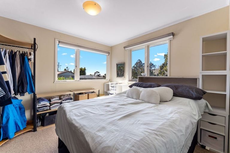 Photo of property in 1/11a Agincourt Street, Glenfield, Auckland, 0629
