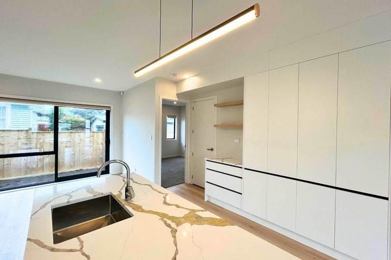 Photo of property in 2c Derrett Place, Mangere Bridge, Auckland, 2022