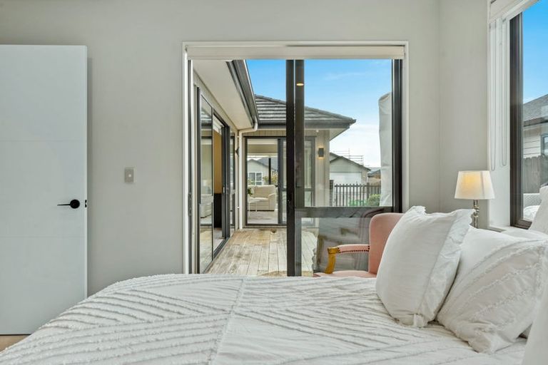 Photo of property in 63 Symes Drive, Red Beach, 0932