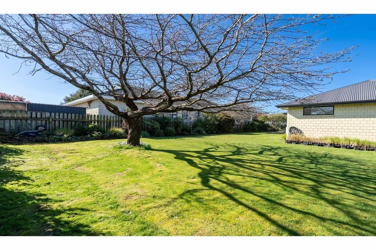 Photo of property in 37 Vogel Place, Waikiwi, Invercargill, 9810