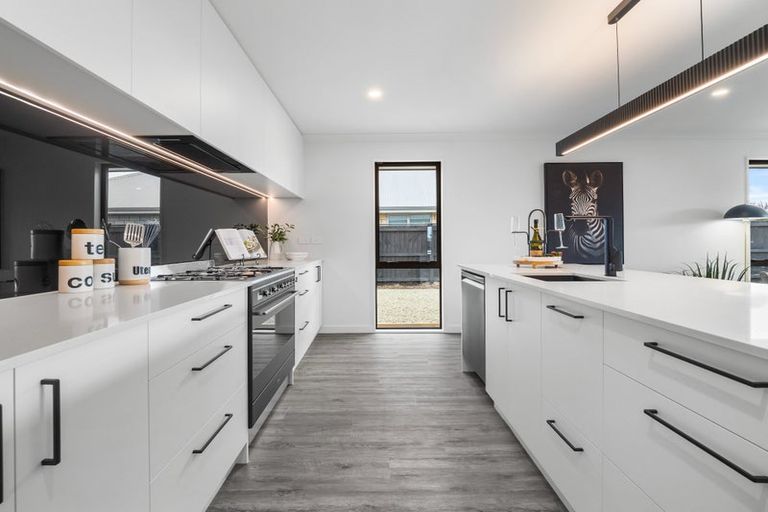 Photo of property in 44 Suffolk Drive, Kirwee, 7571