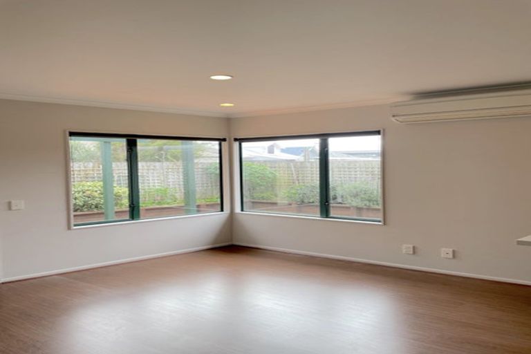 Photo of property in 73a Devonshire Road, Miramar, Wellington, 6022