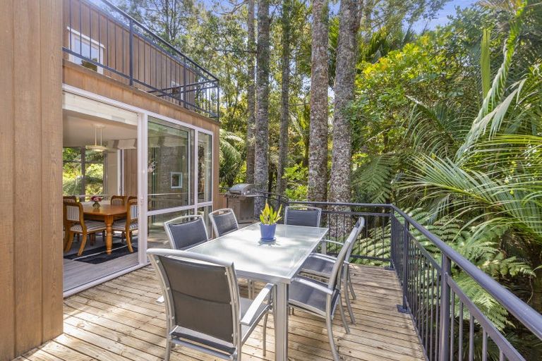 Photo of property in 133 Konini Road, Titirangi, Auckland, 0604