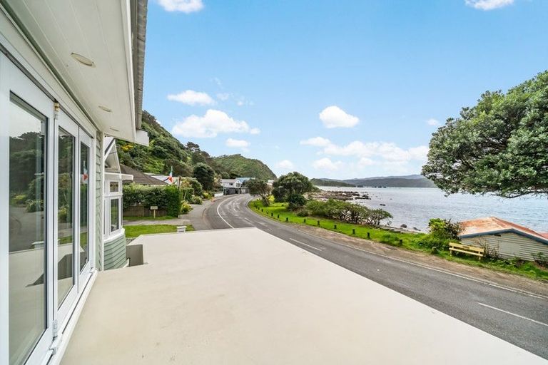 Photo of property in 141 Breaker Bay Road, Breaker Bay, Wellington, 6022