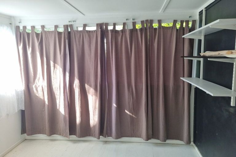 Photo of property in 28b Fruitvale Road, New Lynn, Auckland, 0600