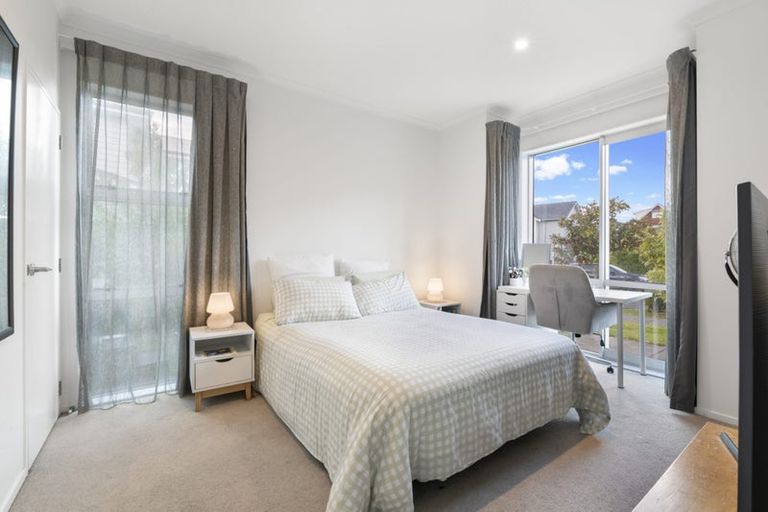 Photo of property in 22 Couldrey Crescent, Red Beach, 0932