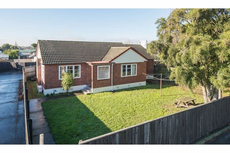 Photo of property in 6 Tika Street, Riccarton, Christchurch, 8041