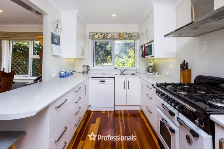 Photo of property in 37 Sunbrae Drive, Silverstream, Upper Hutt, 5019