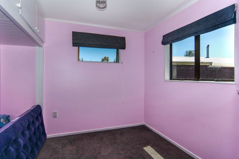 Photo of property in 16 Coates Street, Westport, 7825