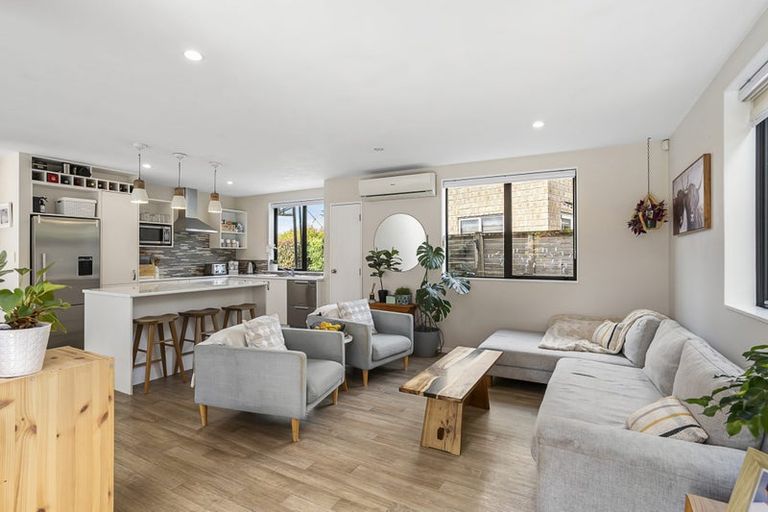 Photo of property in 112 Grand Drive, Orewa, 0931