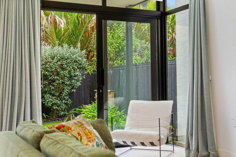 Photo of property in 10 Nevill Road, Hobsonville, Auckland, 0616