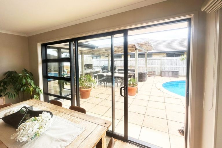 Photo of property in 15 Rainey Crescent, Papamoa Beach, Papamoa, 3118