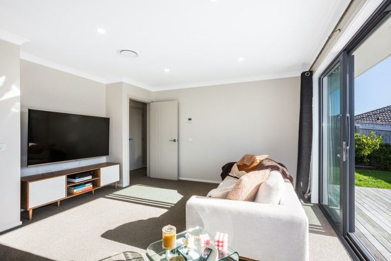 Photo of property in 5 Pohe Street, Waikanae, 5036