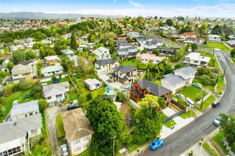 Photo of property in 5 Crystal Avenue, Glendene, Auckland, 0602