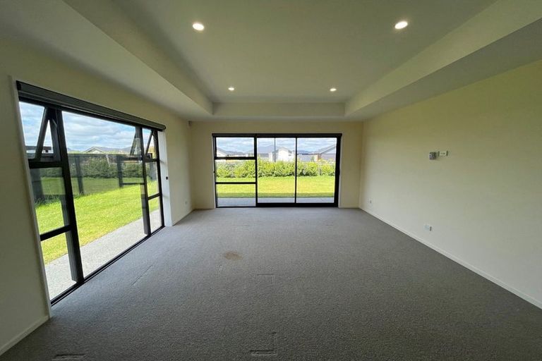 Photo of property in 6 Roles Way, Rolleston, 7615