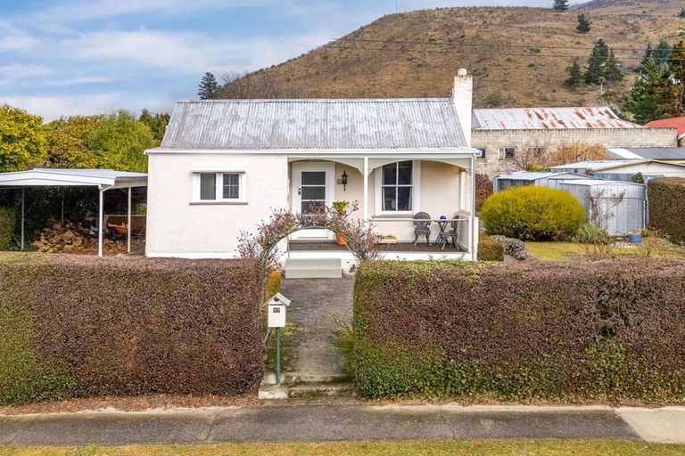 Photo of property in 87 Cheviot Street, Roxburgh, 9500