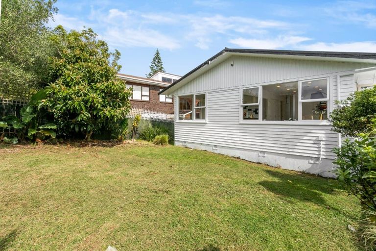 Photo of property in 4202a/2 Great North Road, Glendene, Auckland, 0602