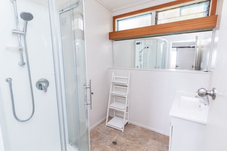 Photo of property in 32 Highbury Road, Highbury, Wellington, 6012