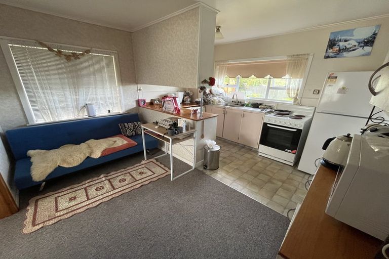 Photo of property in 676 Te Atatu Road, Te Atatu Peninsula, Auckland, 0610