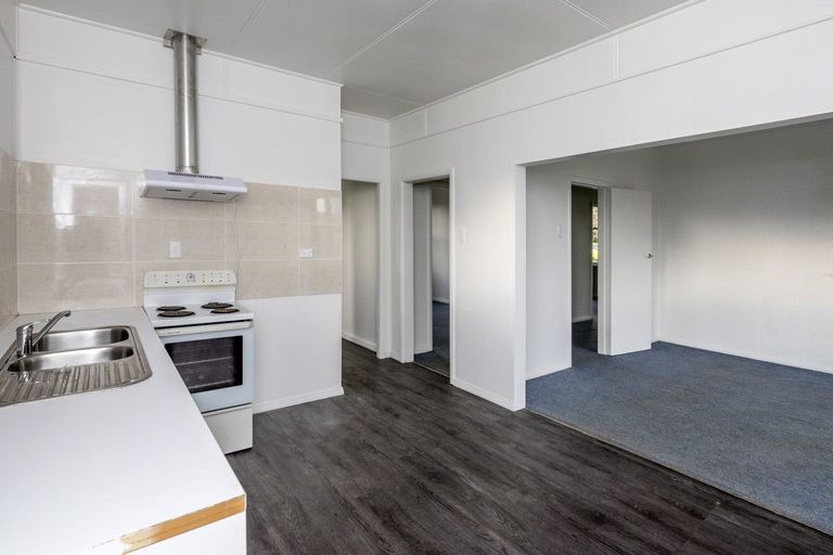 Photo of property in 12 Stuckey Street, Levin, 5510