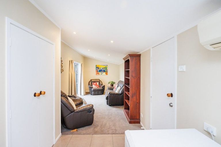 Photo of property in 644 Featherston Street, Roslyn, Palmerston North, 4414