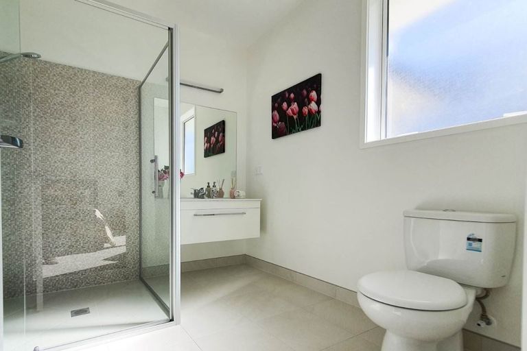 Photo of property in 71 Hayfield Way, Karaka, Papakura, 2113