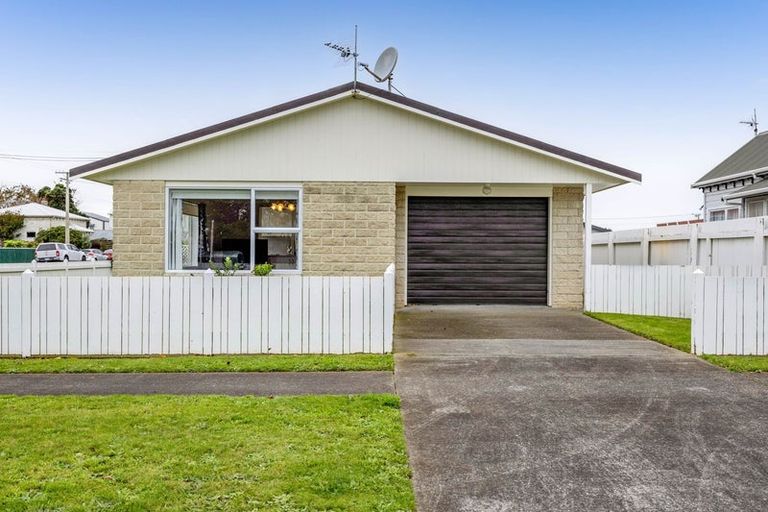 Photo of property in 11 Furlong Street, Hawera, 4610