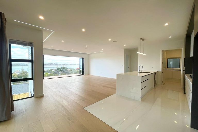 Photo of property in 43 Waller Avenue, Bucklands Beach, Auckland, 2012