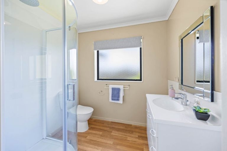 Photo of property in 19 Reybert Place, Massey, Auckland, 0614