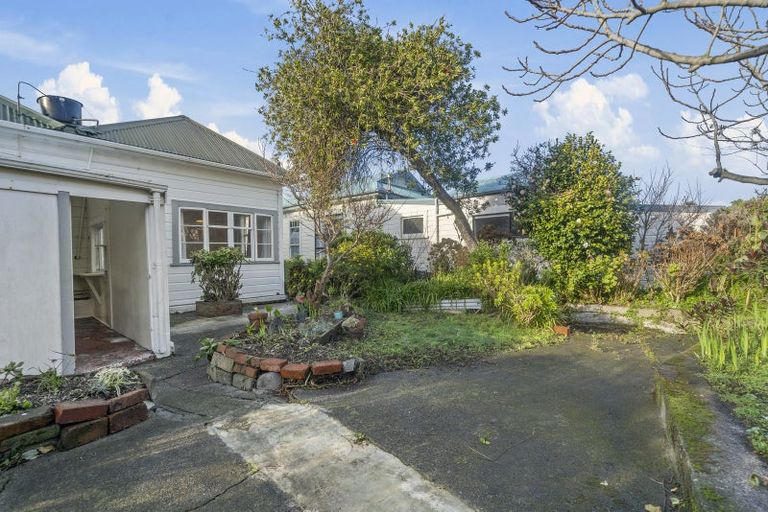 Photo of property in 68 Derwent Street, Island Bay, Wellington, 6023