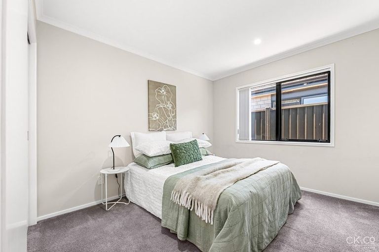 Photo of property in 15 Te Kaeaea Crescent, Wallaceville, Upper Hutt, 5018