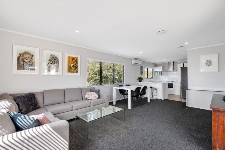 Photo of property in 21a Red Beach Road, Red Beach, 0932