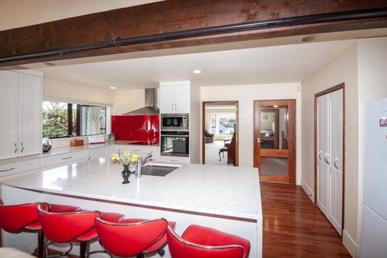 Photo of property in 117 Churton Drive, Churton Park, Wellington, 6037