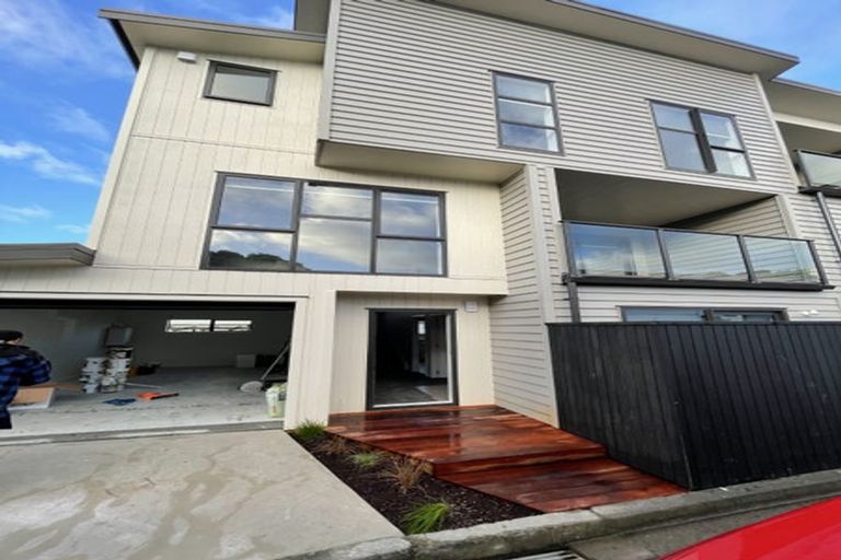 Photo of property in 145e The Parade, Island Bay, Wellington, 6023