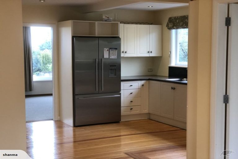 Photo of property in 54 Horokiwi Road West, Newlands, Wellington, 6037