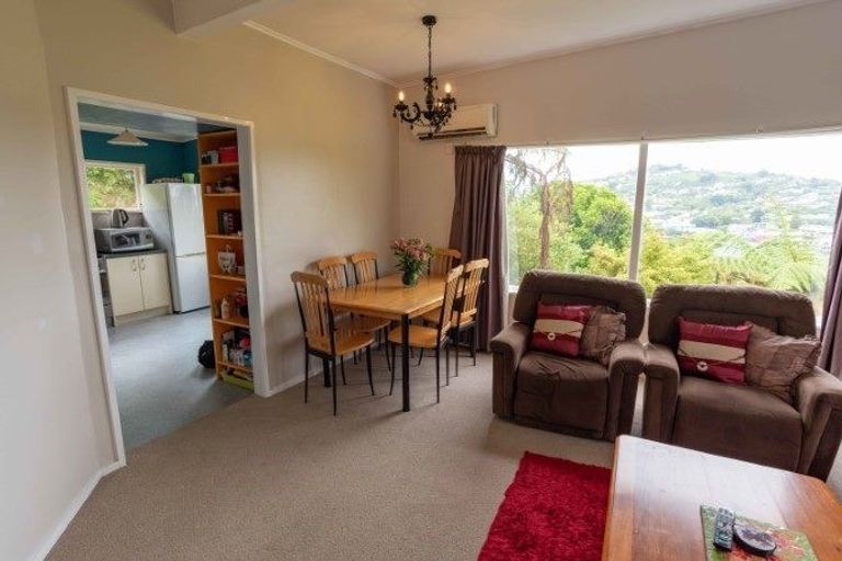Photo of property in 2 Braemar Terrace, Johnsonville, Wellington, 6037