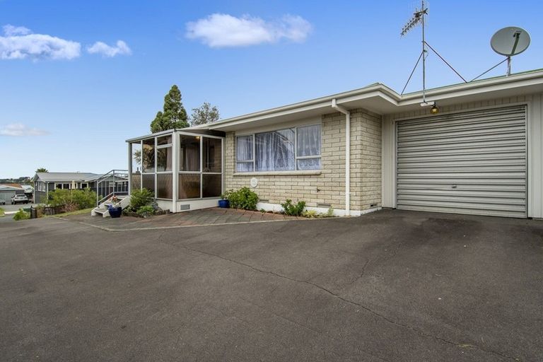Photo of property in 140 Kingswood Road, Brookfield, Tauranga, 3110