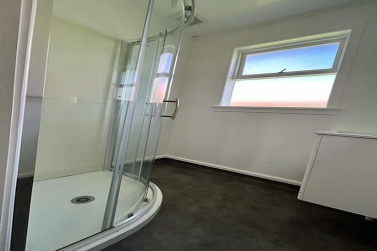 Photo of property in 106 Lincoln Park Avenue, Massey, Auckland, 0614