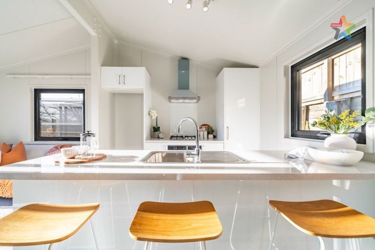 Photo of property in 18d Norana Road, Maoribank, Upper Hutt, 5018