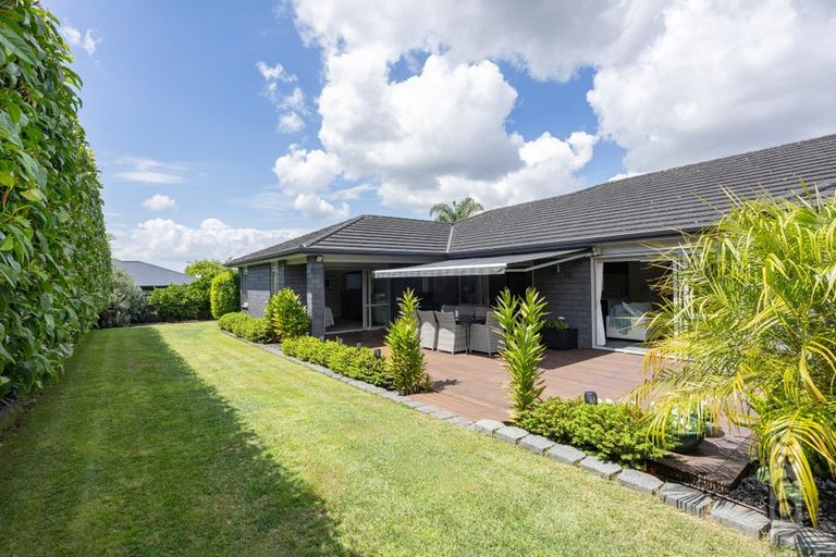 Photo of property in 9 Pohutukawa Parade, Riverhead, 0820