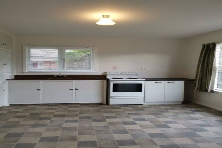 Photo of property in 18 Vivian Street, Burwood, Christchurch, 8083