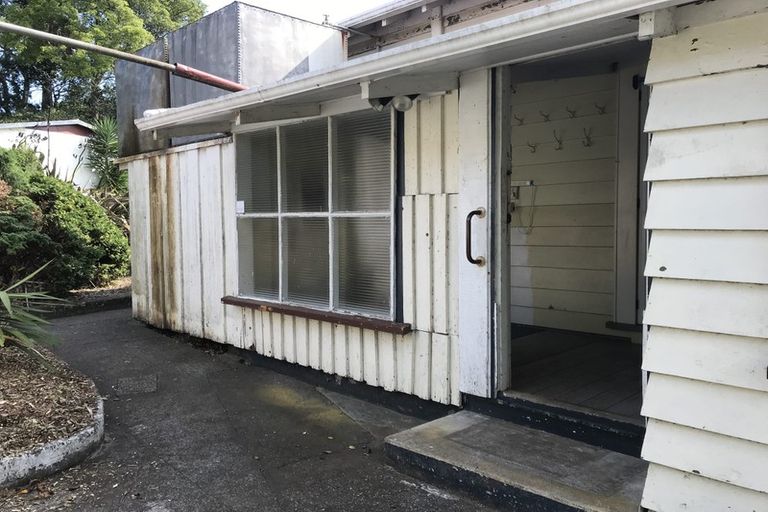 Photo of property in 215 Kitchener Road, Pukekohe, 2120