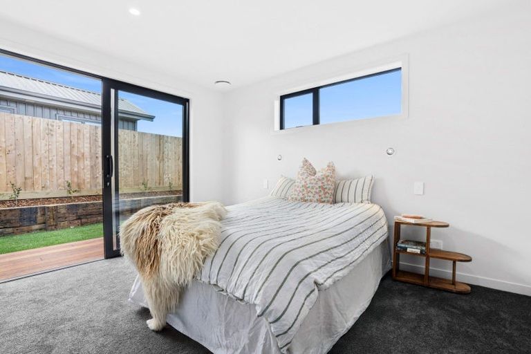 Photo of property in 42 Doug Ledgerwood Drive, Wanaka, 9305