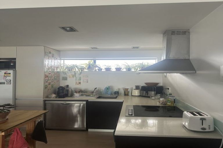 Photo of property in Revolucion Apartments, 402n/28 Torrens Terrace, Mount Cook, Wellington, 6011