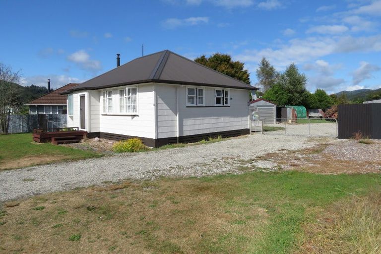 Photo of property in 12 Plaskett Street, Reefton, 7830
