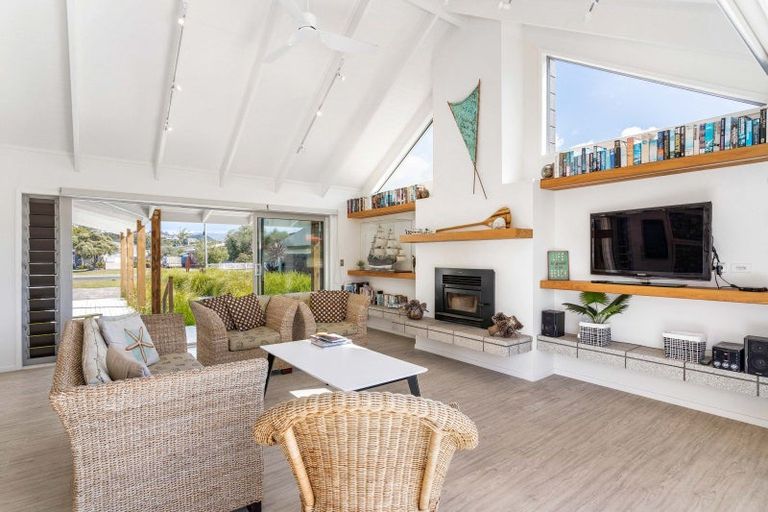 Photo of property in 132 Kiwi Road, Whangamata, 3620