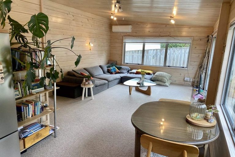 Photo of property in 108a Tauhinu Road, Miramar, Wellington, 6022