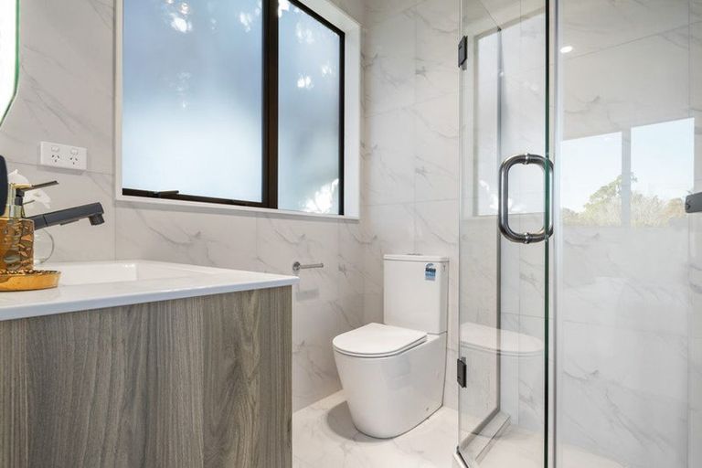 Photo of property in 12c Wylie Avenue, Sunnynook, Auckland, 0620